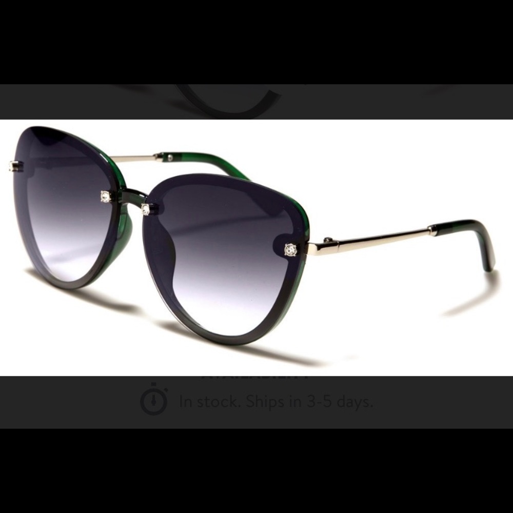 BRAND NEW 🕶 Oval Rhinestone Shades